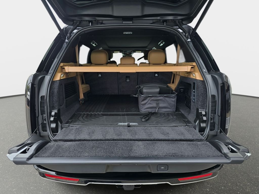 New 2026 Carpathian Grey LAND ROVER SE 7 Seats image 12