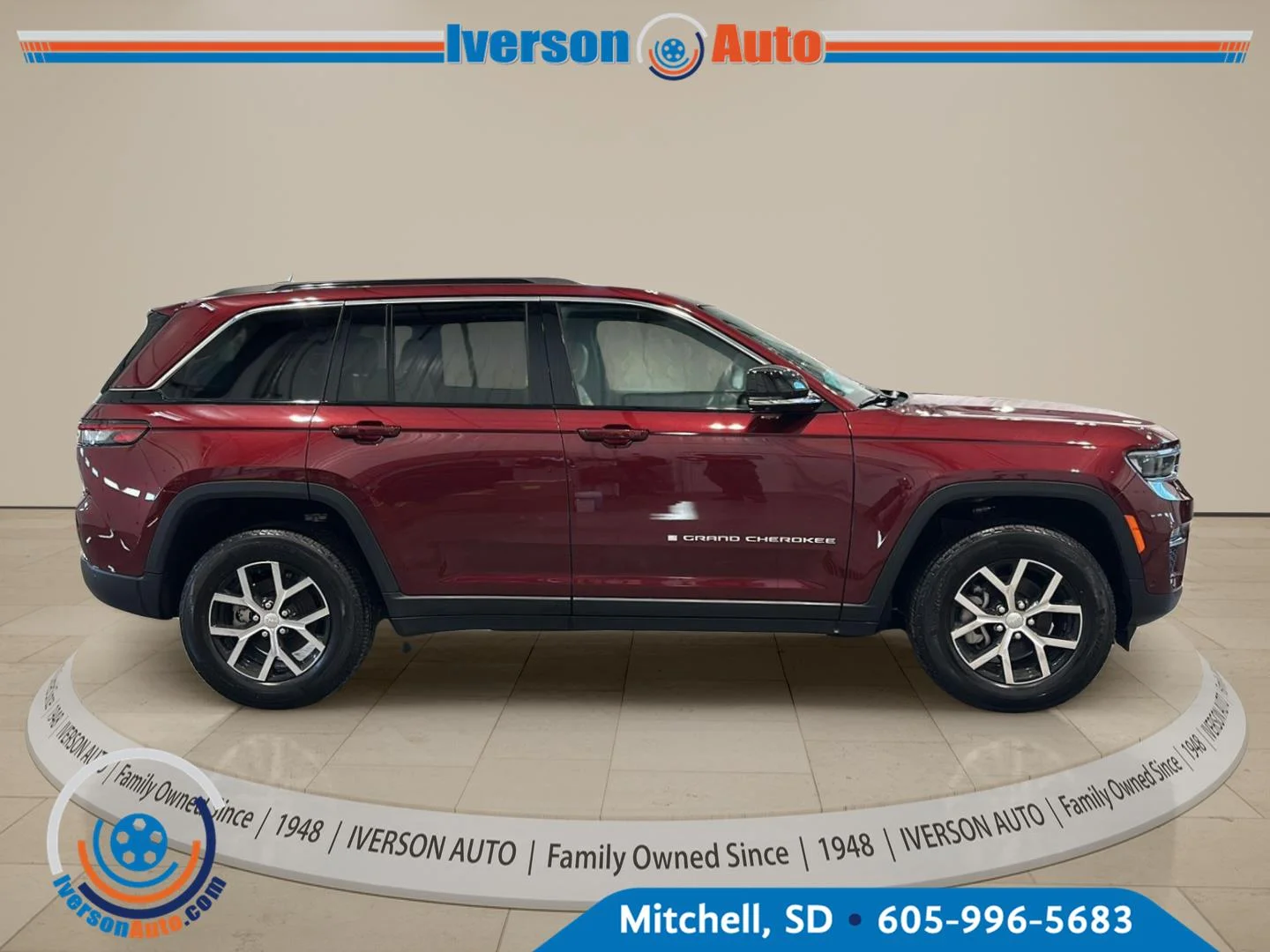 Used 2025 Velvet Red Pearlcoat Jeep Limited image 8