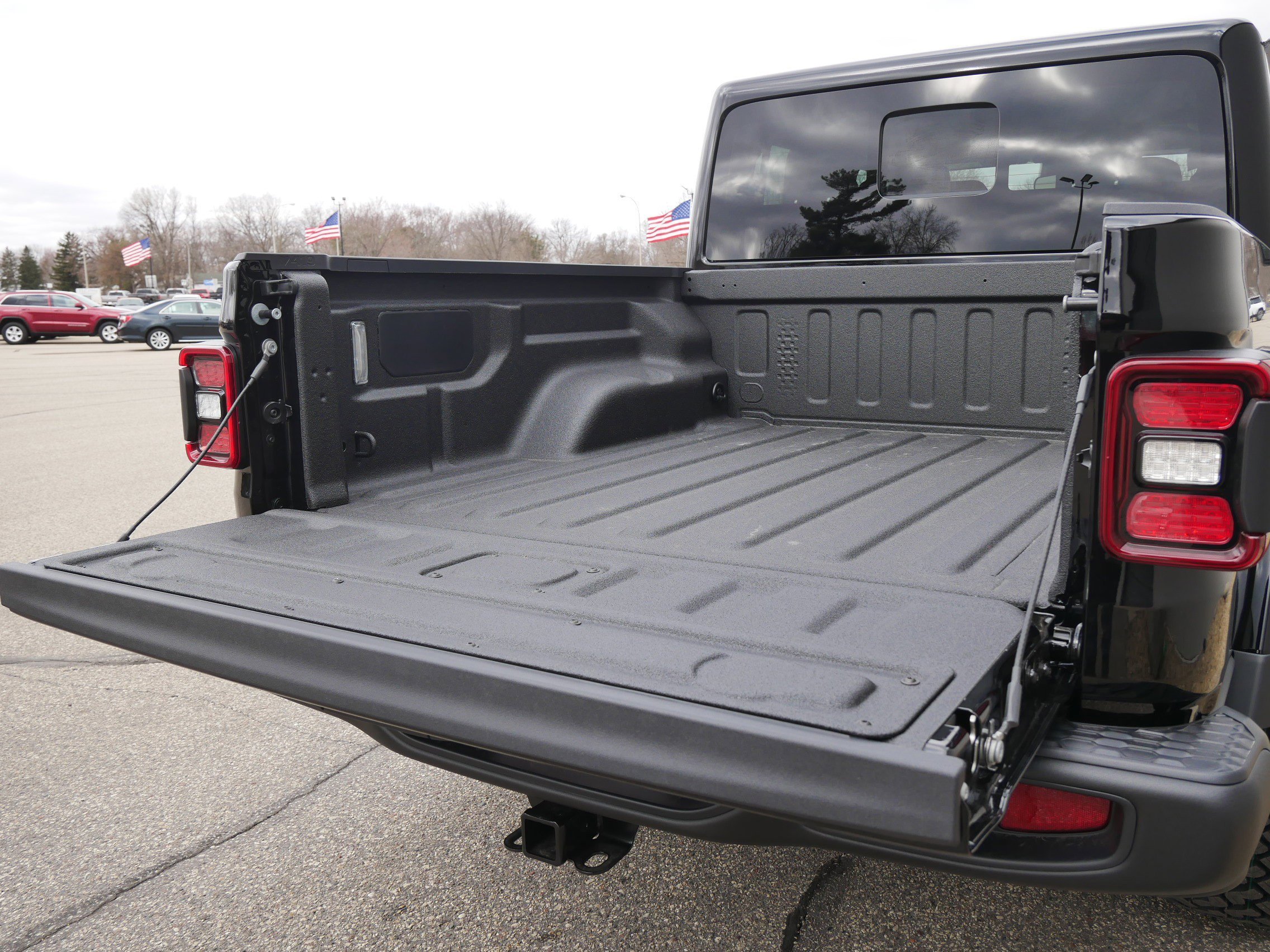 New 2026 Black Clear-Coat Exterior Paint Jeep Rubicon image 4