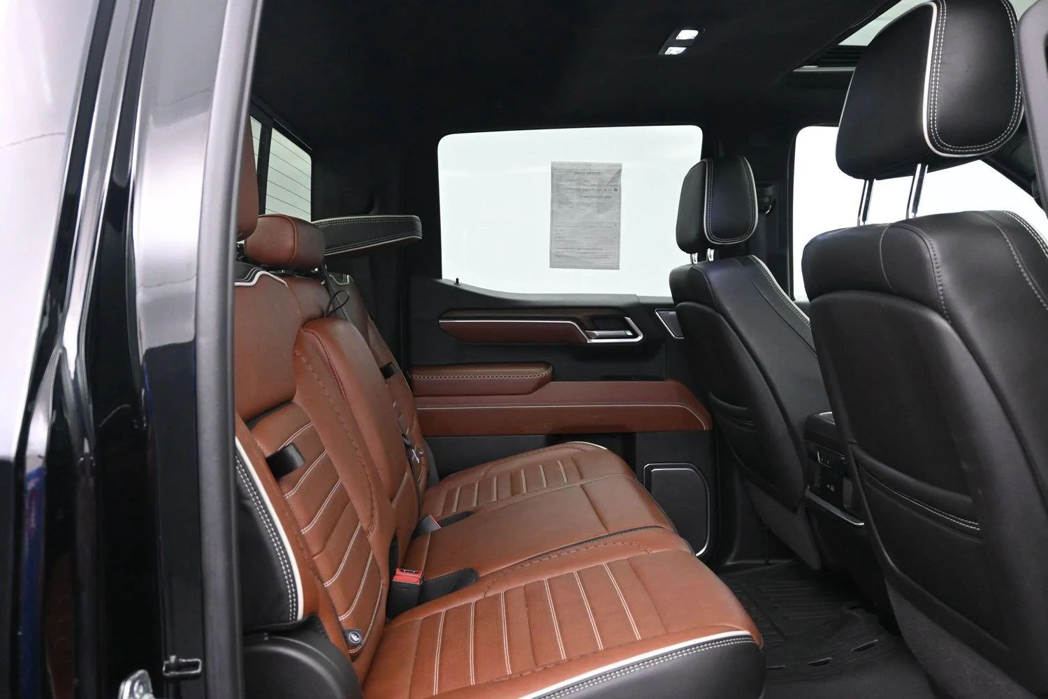 Used 2025 Onyx Black GMC Denali Ultimate image 15