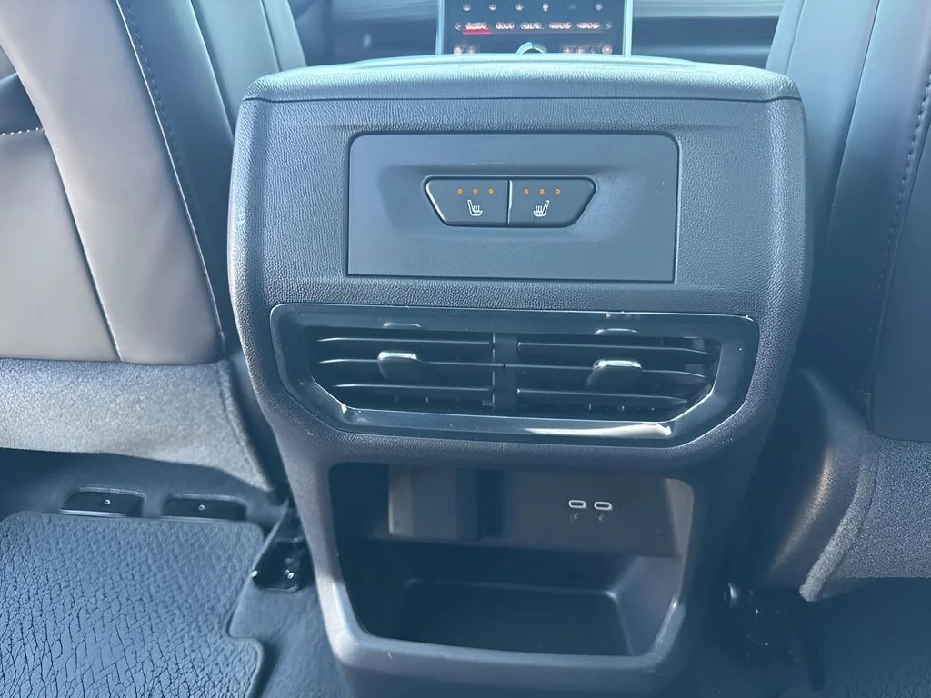 Used 2025 Summit White GMC Extended Range Denali image 15