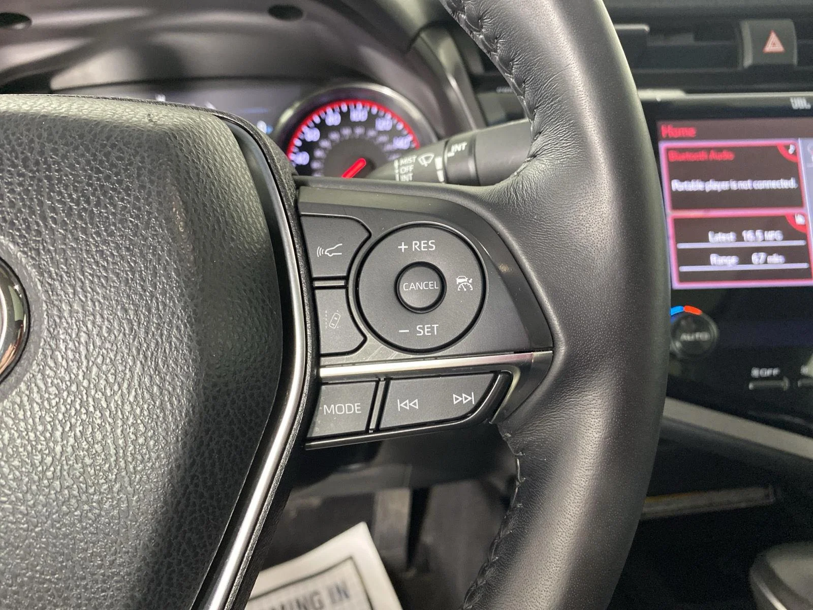 Used 2018 Celestial Silver Metallic Toyota XSE V6 image 21