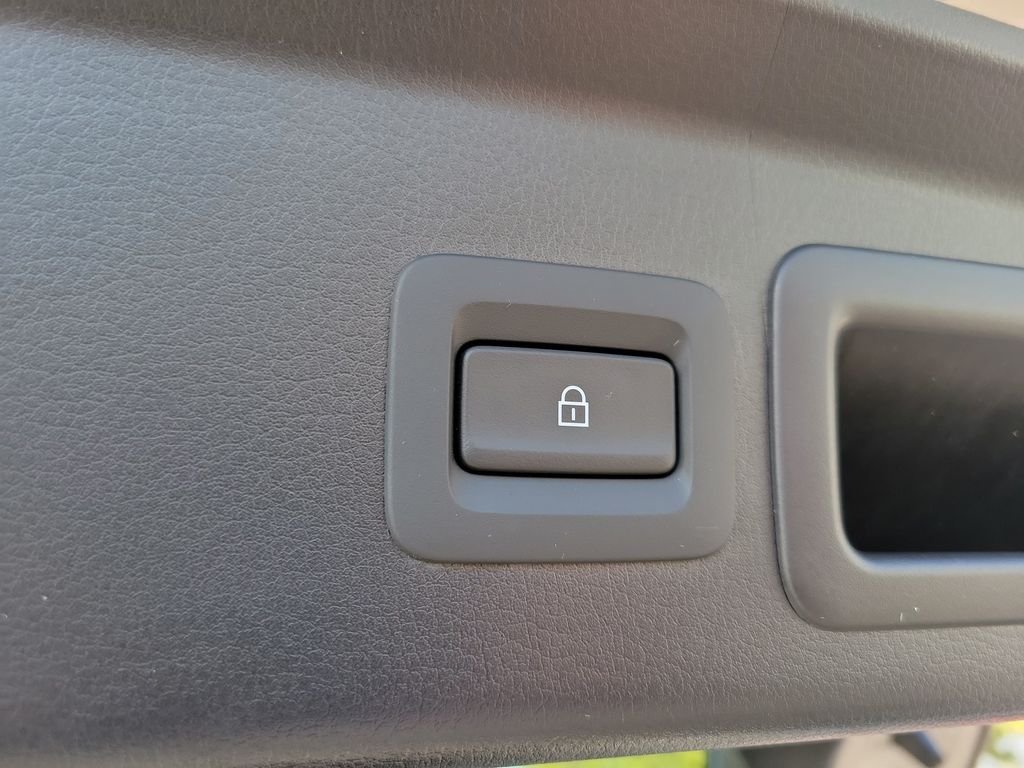 Used 2024 Silver Mazda 2.5 S Select Sport image 7