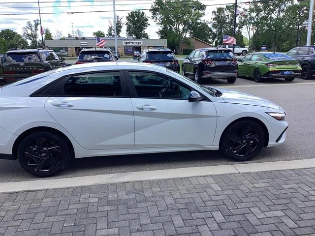 New 2026 Serenity White Pearl Hyundai SEL Sport image 8