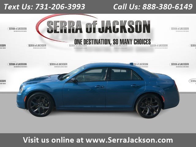 Pre-Owned 2022 Chrysler 300 Touring Rear Wheel Drive Sedan 4 Dr.