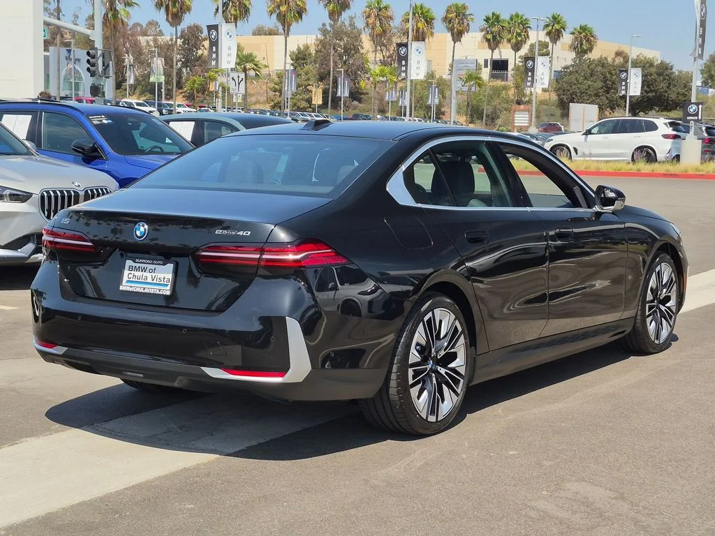New 2027 Black BMW eDrive40 image 6