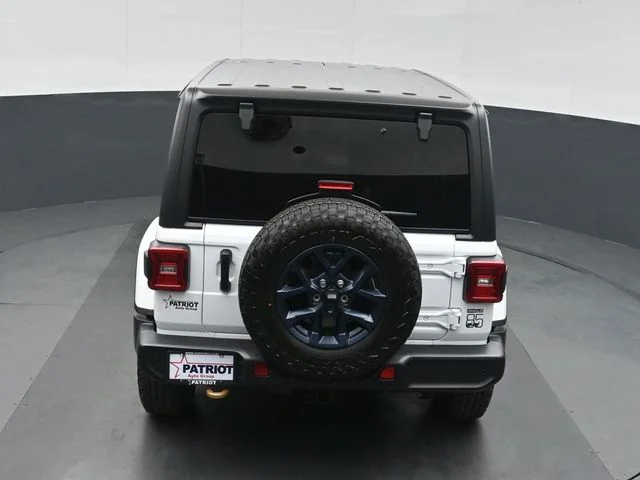 New 2026 Bright White Clear-Coat Exterior Paint Jeep 85th Anniversary Edition image 35