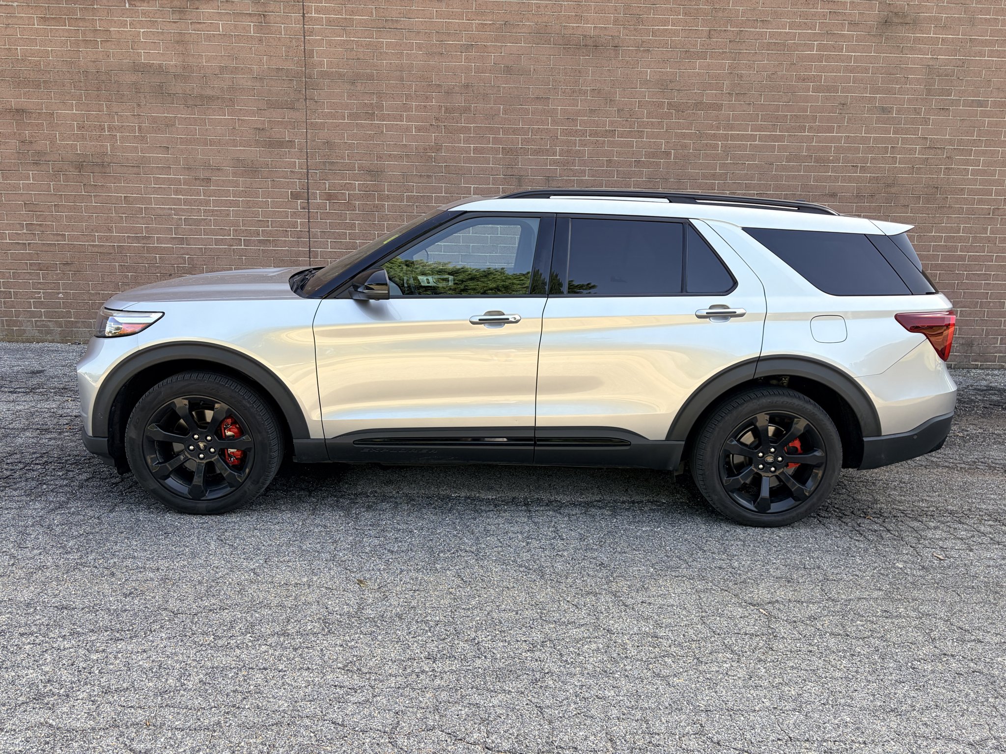Used 2021 Iconic Silver Metallic Ford ST image 2