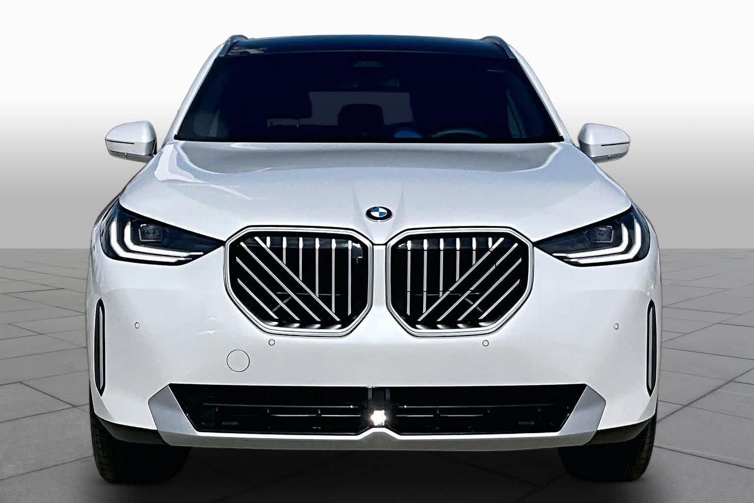 Used 2026 Mineral White Metallic BMW 30 xDrive image 3