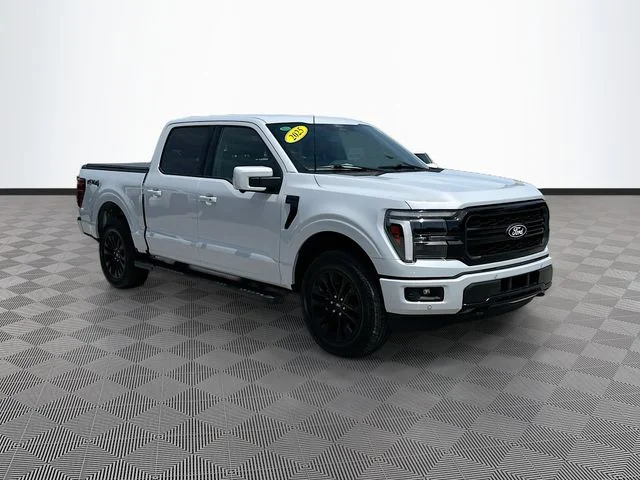 Used 2025 White Ford Lariat image 3