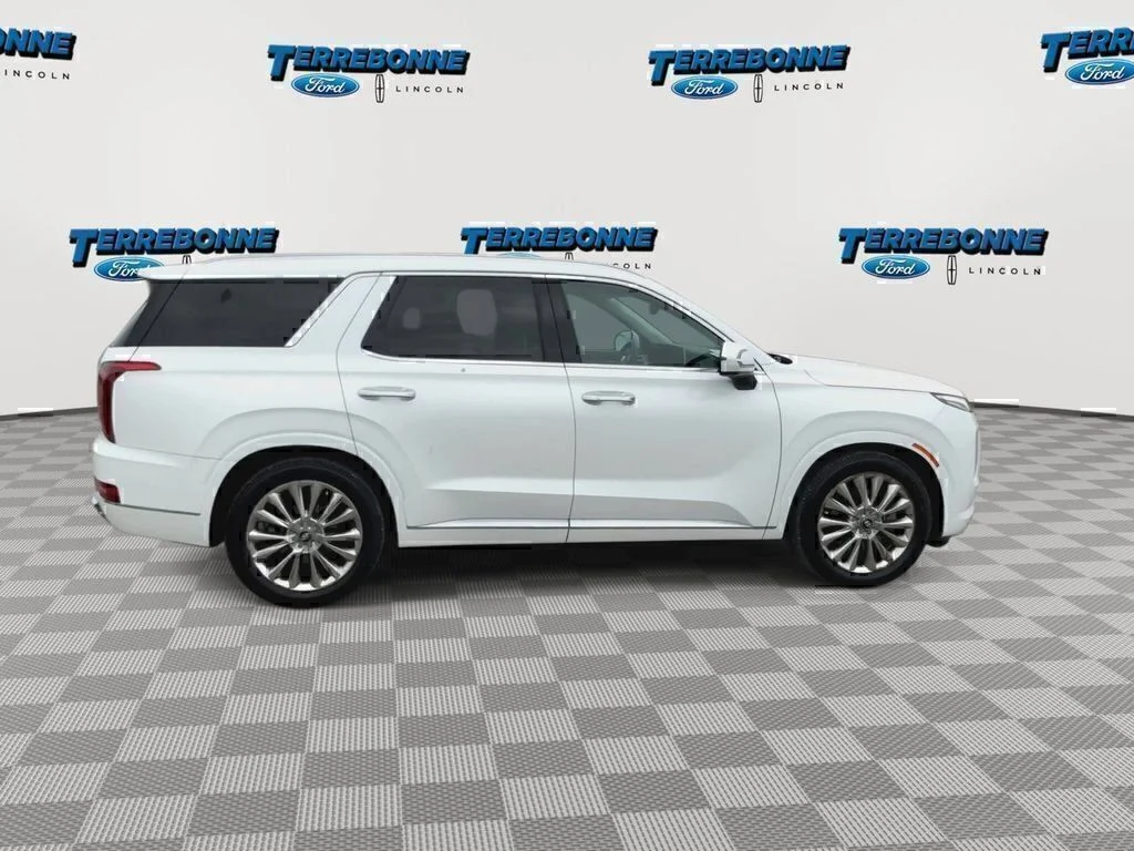 Used 2020 White Hyundai Limited image 9