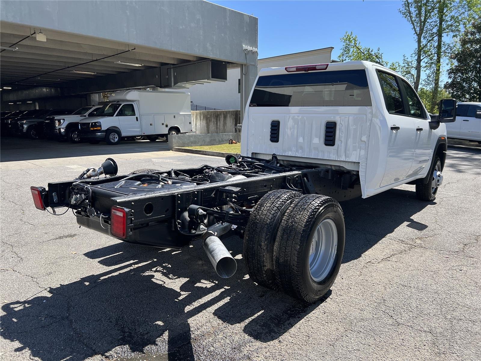 2026 GMC Sierra 3500 Chassis Cab Pro - Photo 7