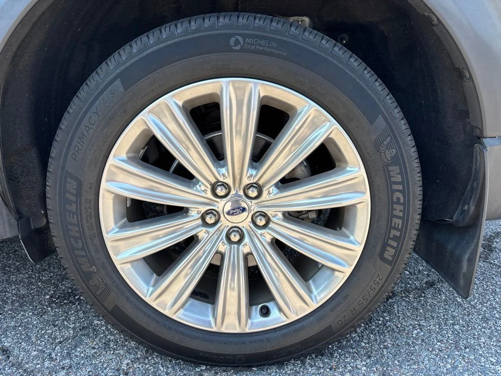 Used 2020 White Ford Limited image 15