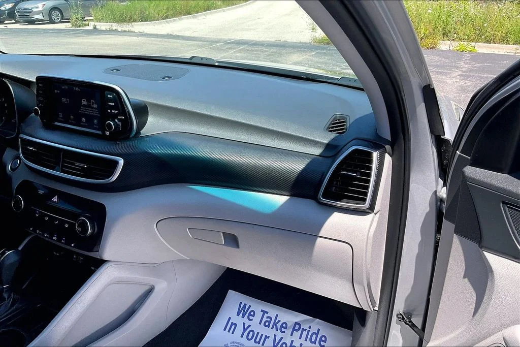 Used 2020 Silver Hyundai Value image 16