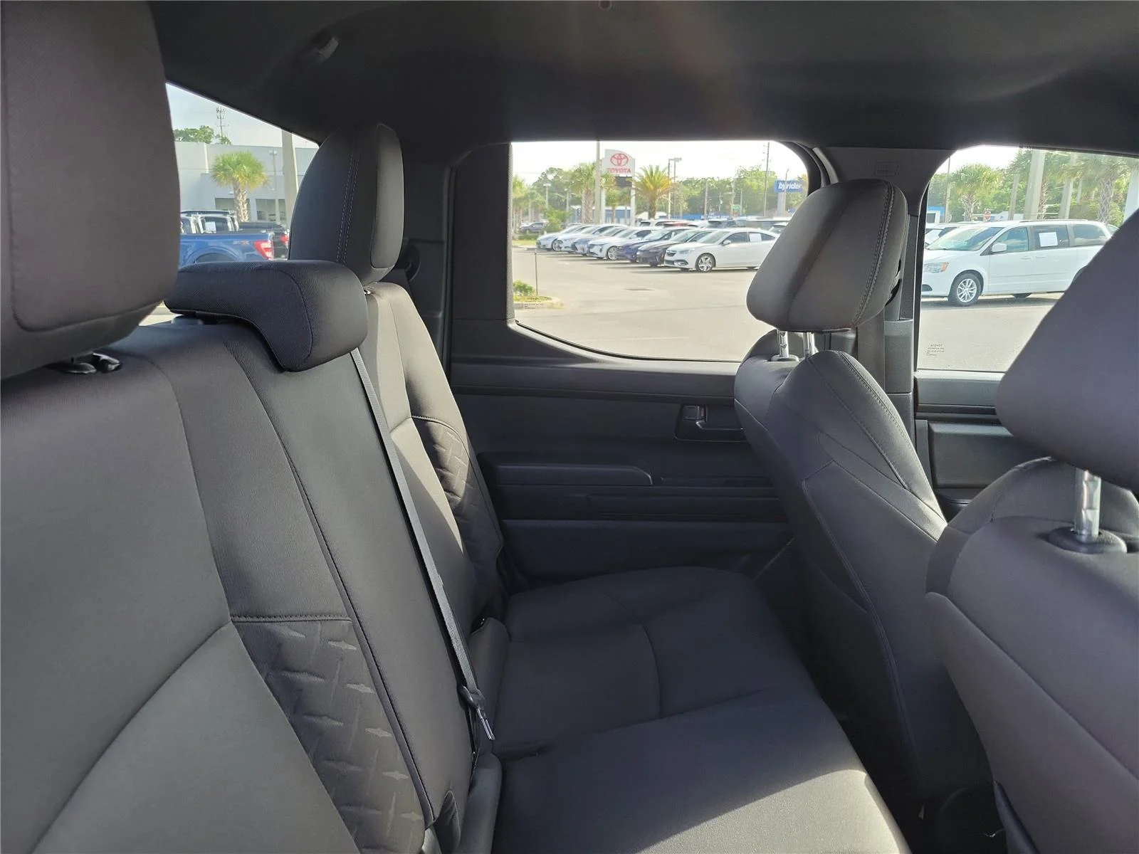 Used 2025 Ice Cap Toyota SR5 image 31