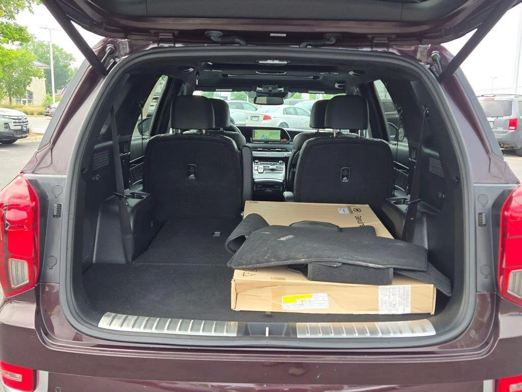 Used 2020 Sierra Burgundy Hyundai Limited image 17