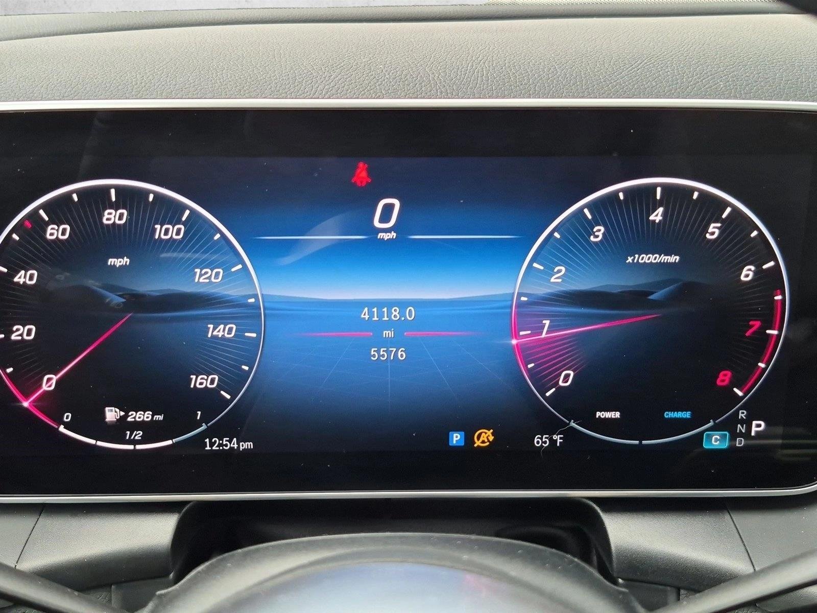 Used 2026 Graphite Grey Metallic Mercedes-Benz GLC 300 image 11