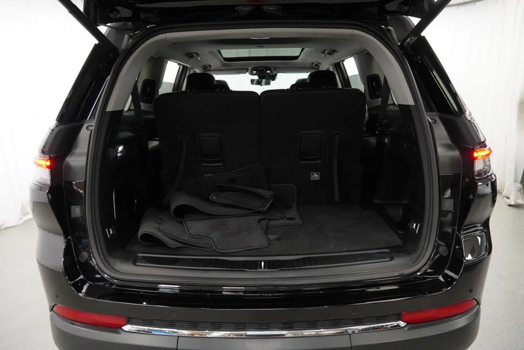 Used 2023 Black Jeep Limited image 46