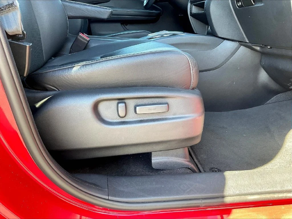 Used 2023  Honda EX-L image 36