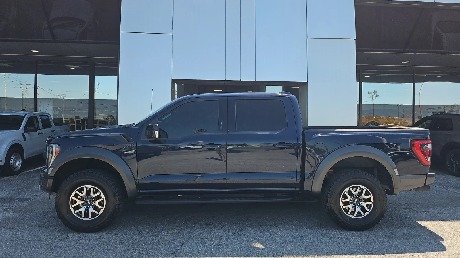 Used 2023 Blue Ford 2023 FORD F-150 RAPTOR CREW CAB 4DR 145 WB 4WD image 2