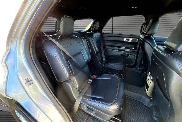 Used 2020 Silver Ford XLT image 24