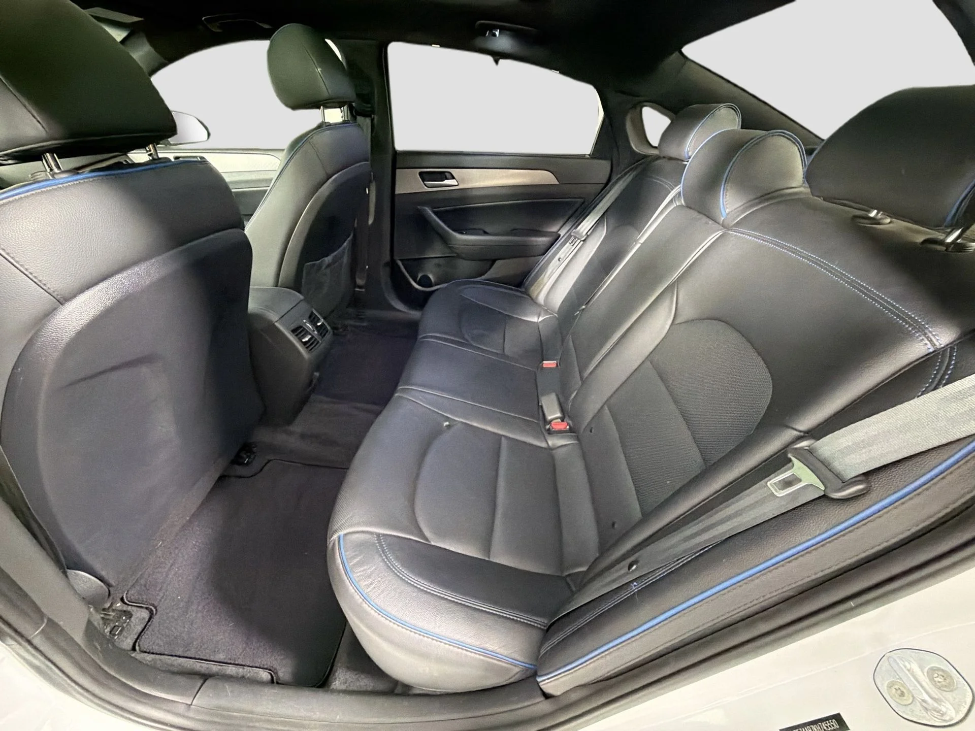 Used 2019 White Hyundai Limited image 27