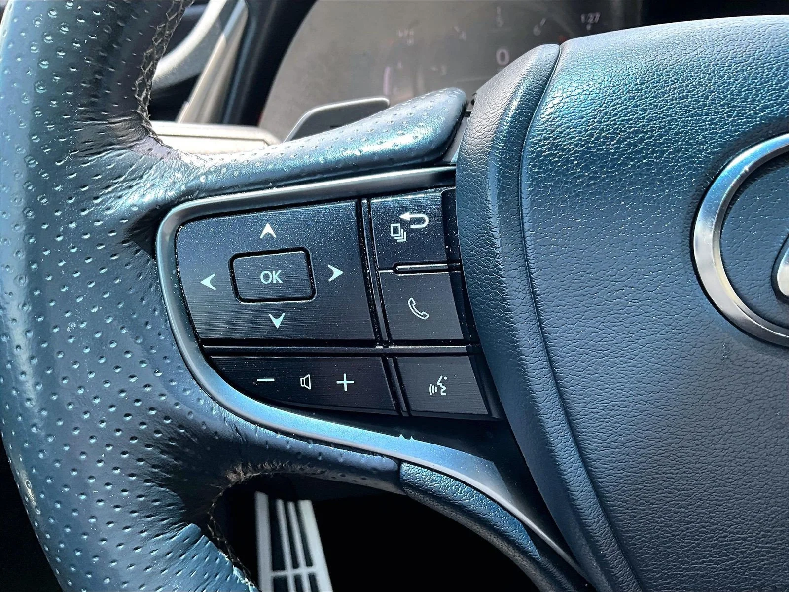 Used 2019 Red Lexus ES 350 F SPORT image 18