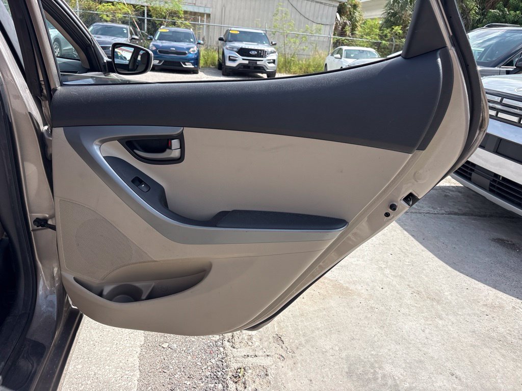 Used 2016 Brown Hyundai SE image 17