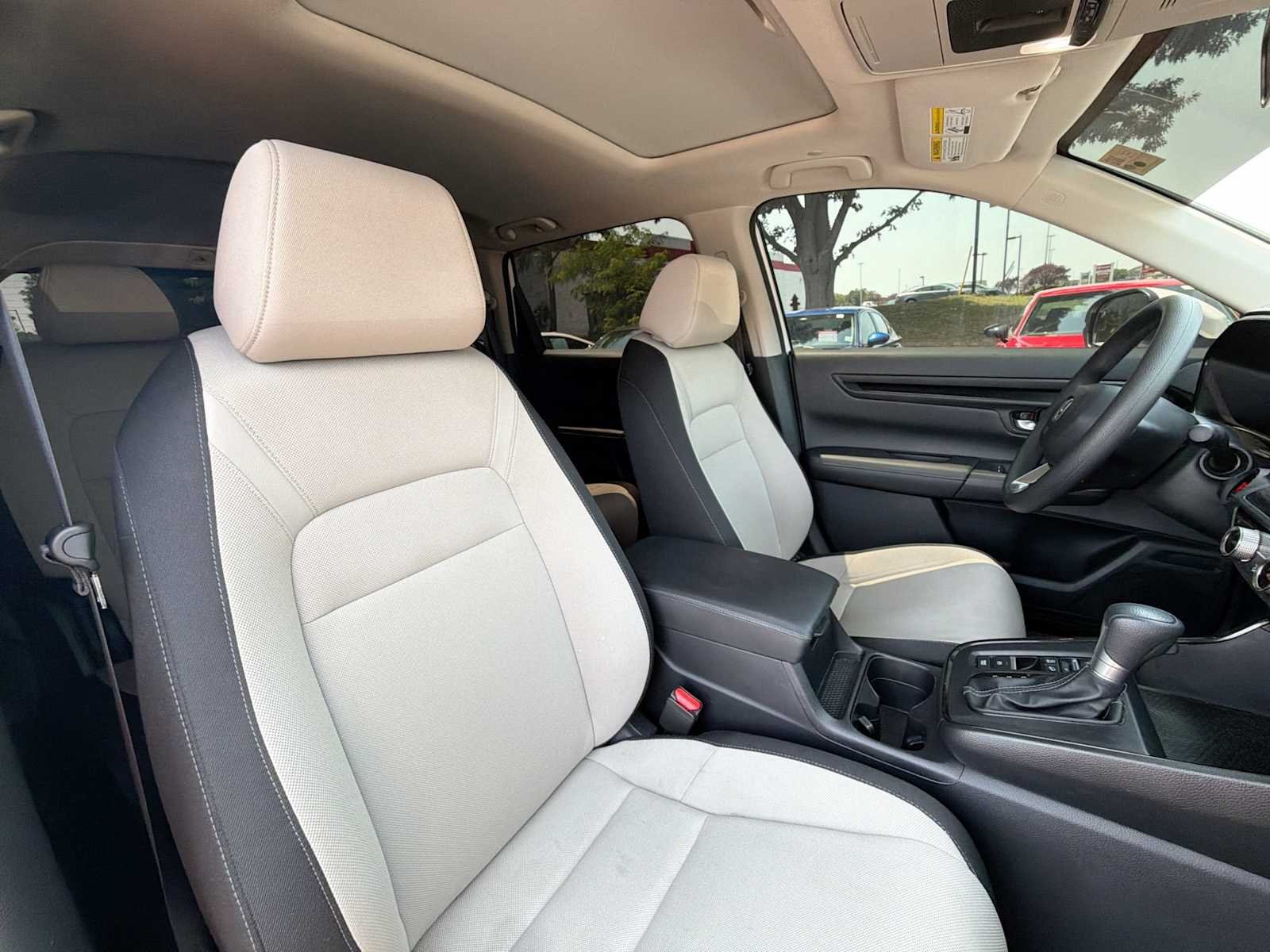 Used 2025 Platinum White Pearl Honda EX image 17