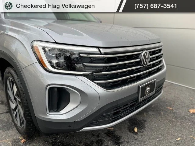 New 2026 Silver Volkswagen 2.0T SE w/Technology image 7
