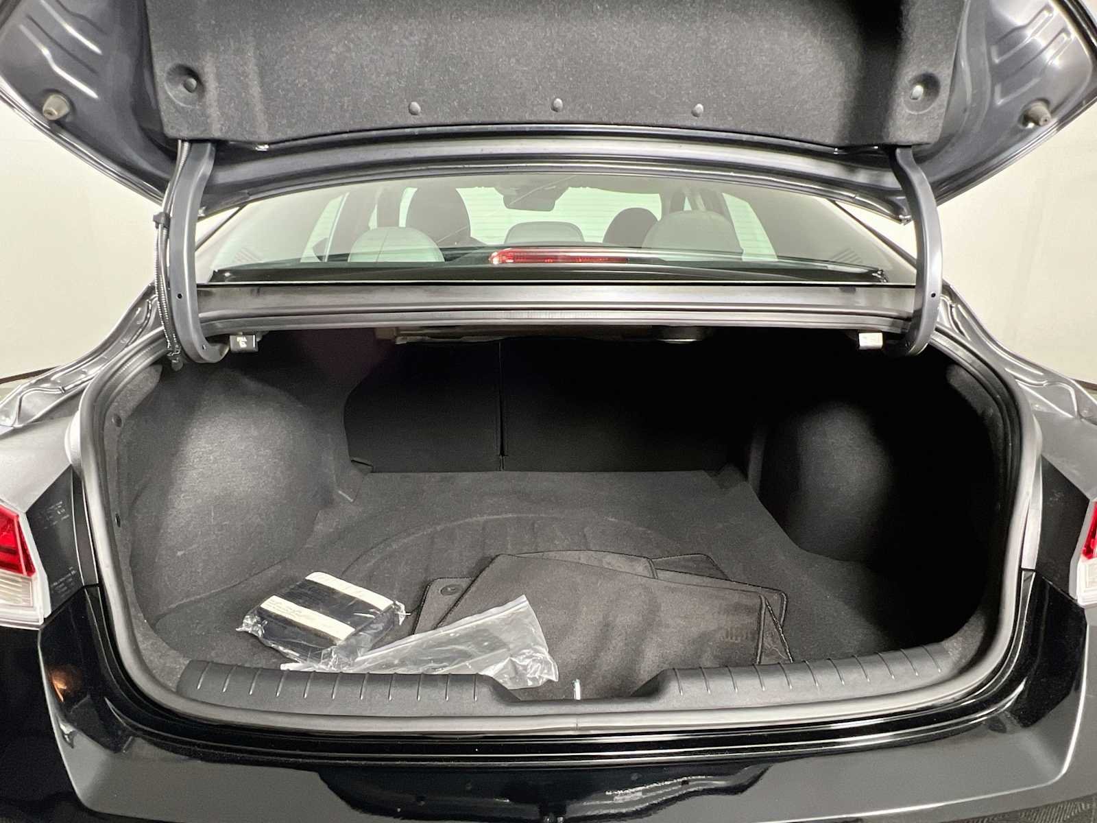 Used 2023 Onyx Black Hyundai Limited image 27