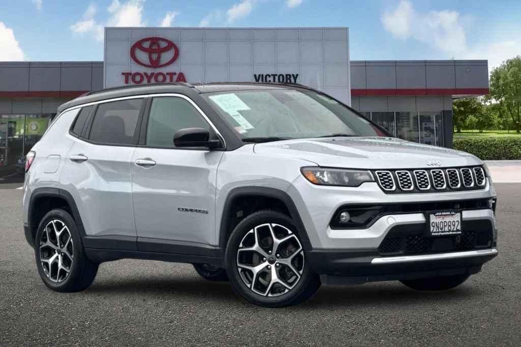 Used 2025 Silver Jeep Limited image 2