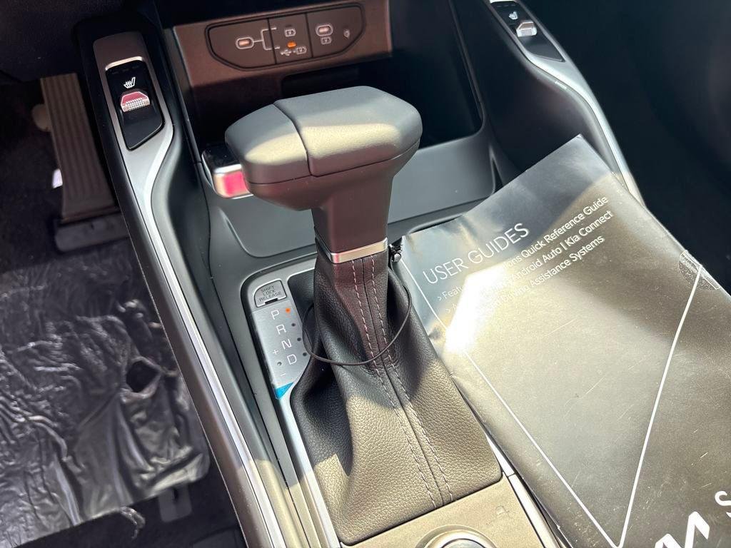 2025 Kia Sorento S - Photo 24