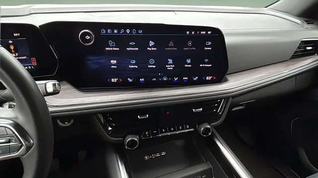Used 2025 Black Chevrolet Z71 image 22