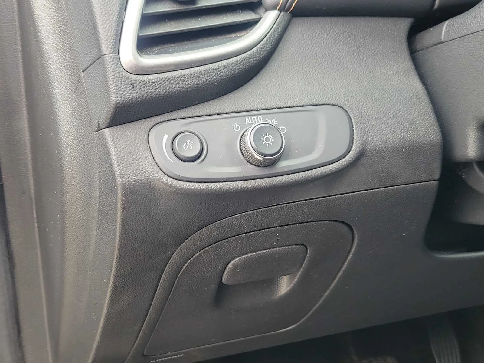 Used 2021 STONE GRAY METALLIC Chevrolet LS image 17