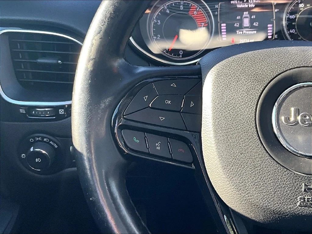 Used 2020 Black Jeep Latitude Plus image 19
