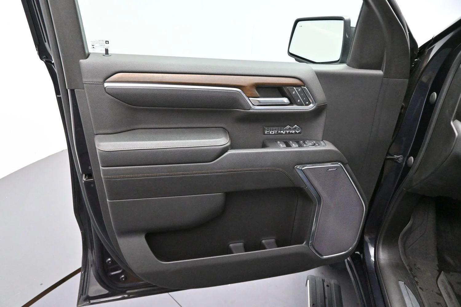 Used 2023 Dark Ash Metallic Chevrolet High Country image 9