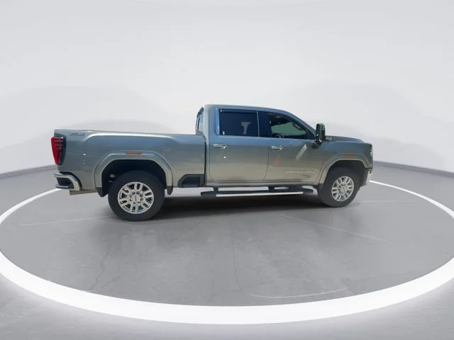 Used 2024 Silver GMC SLT image 9