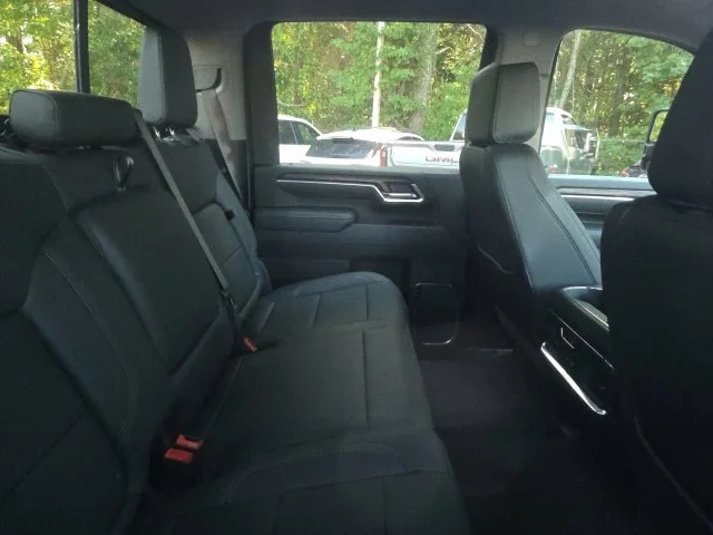 Used 2025 Silver GMC SLT image 9