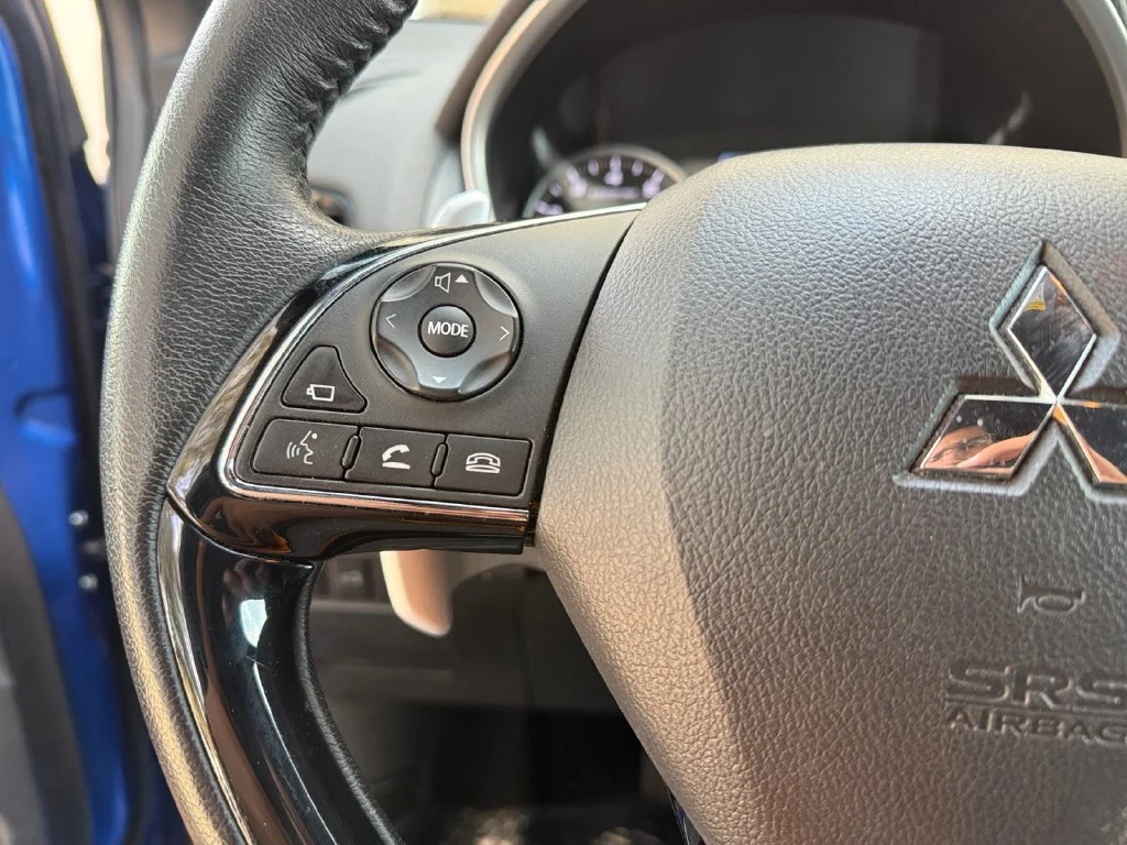 Used 2024  Mitsubishi SE image 24