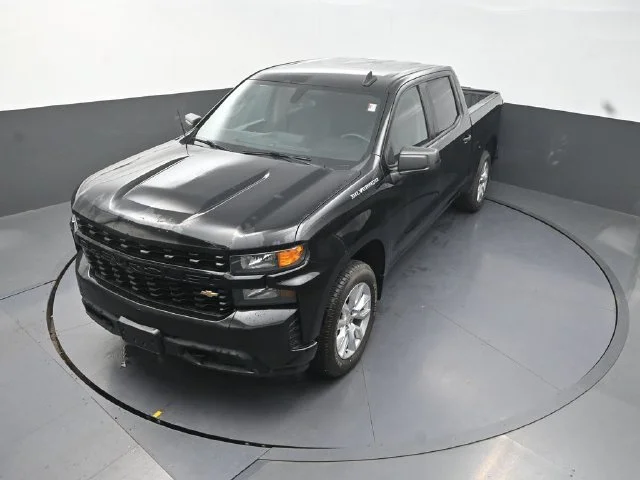 Used 2020  Chevrolet Custom image 25