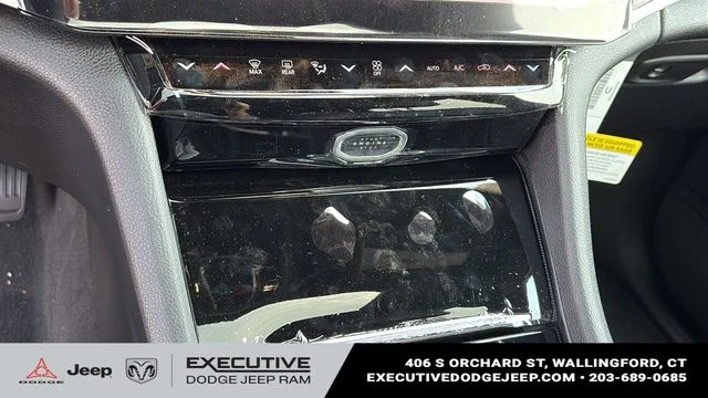 New 2026 Baltic Gray Metallic Clear-Coat Exterior Paint Jeep Altitude image 17