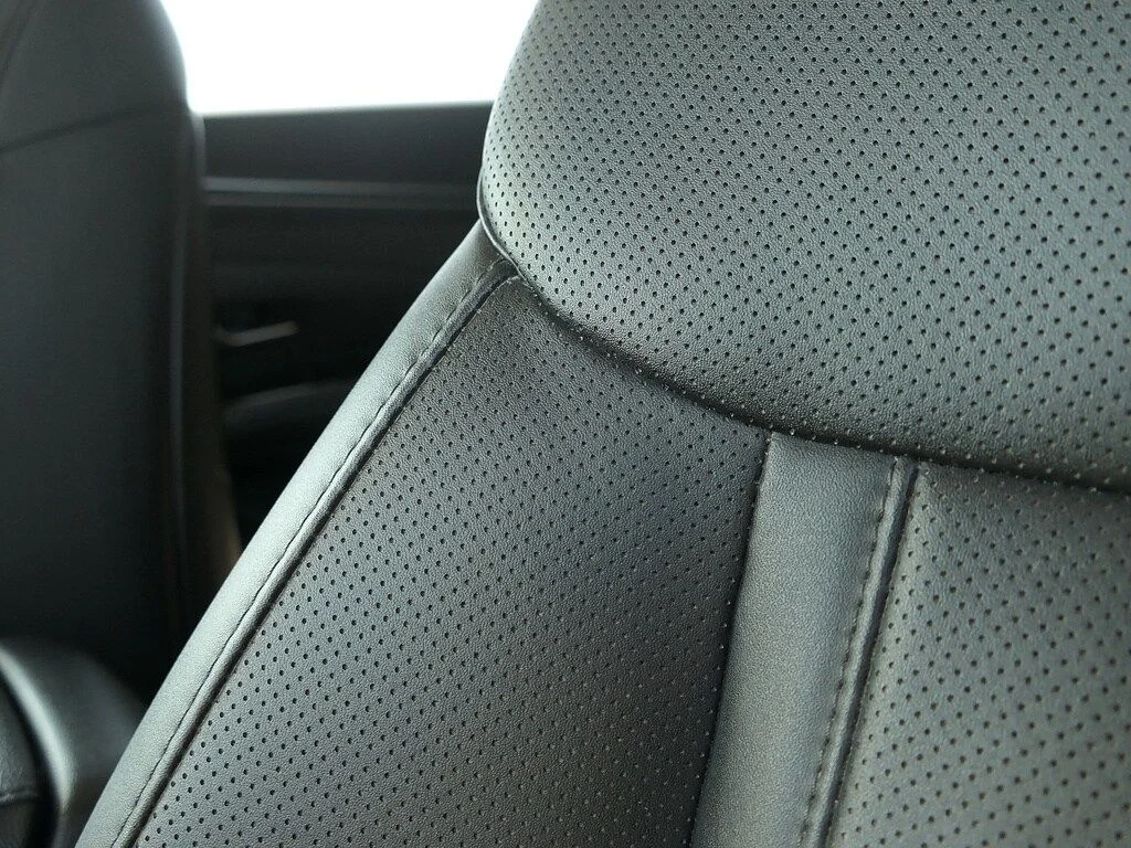 Used 2024 White Hyundai SEL Convenience image 13