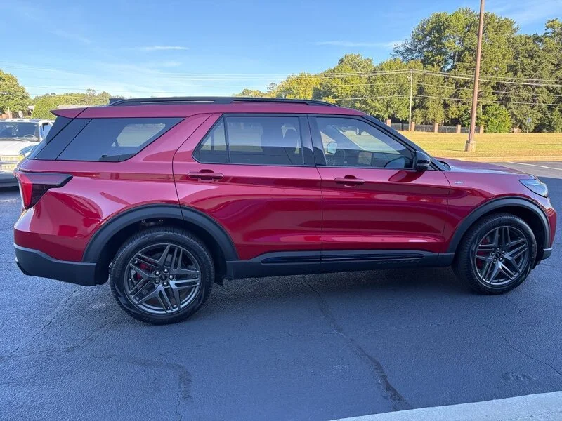 Used 2026 Red Metallic FORD ST-LINE image 9