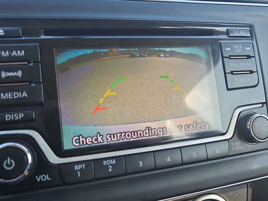 Used 2019 Silver Nissan S image 6