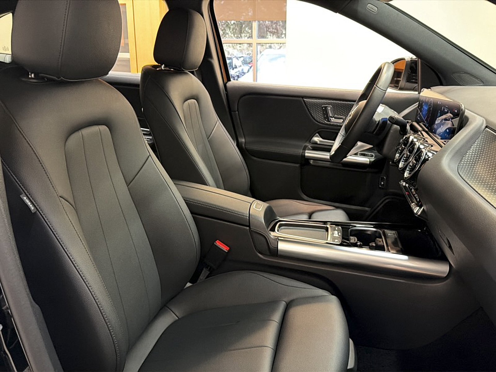 Used 2025 Night Black Mercedes-Benz 4MATIC® image 12