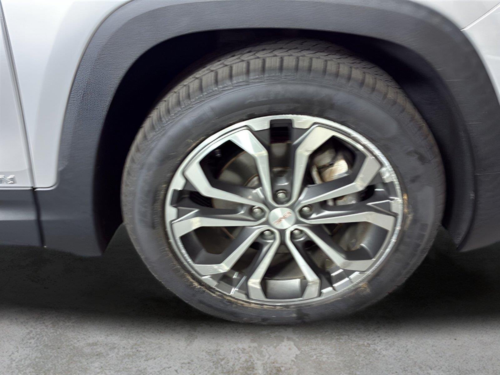 Used 2019 Quicksilver Metallic GMC SLT image 11