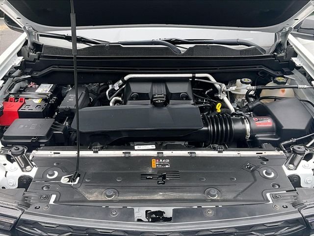 Used 2024 White Chevrolet ZR2 image 30