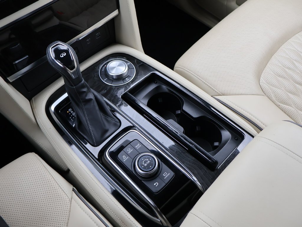 Used 2023 Moonstone White INFINITI Sensory image 31