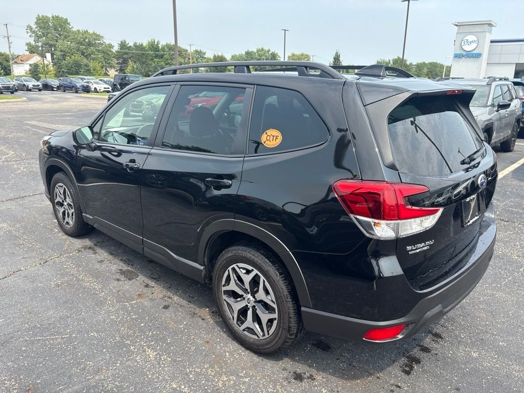 Used 2023 Black Subaru Premium image 5